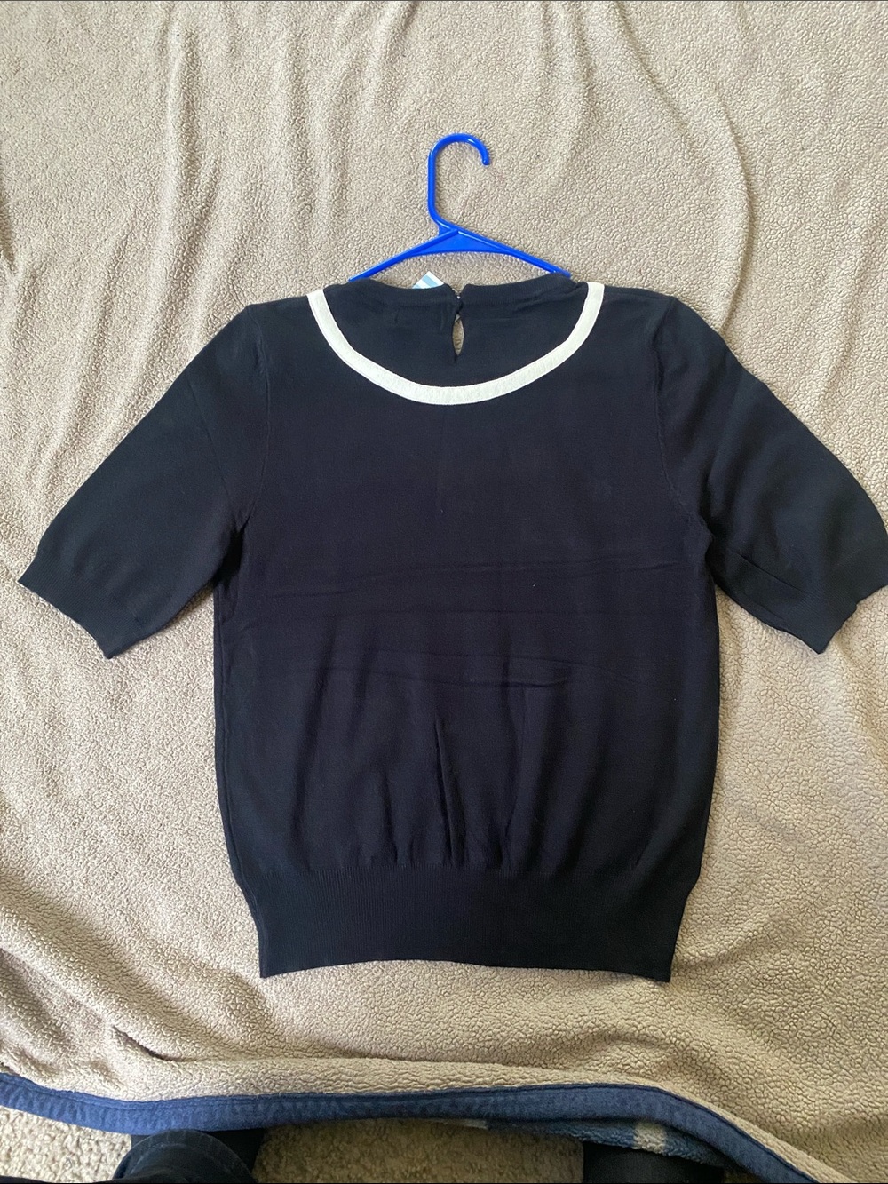 Black Short-Sleeve Crew Sweater with Cream Contrast Bow - Picture 8 of 8
